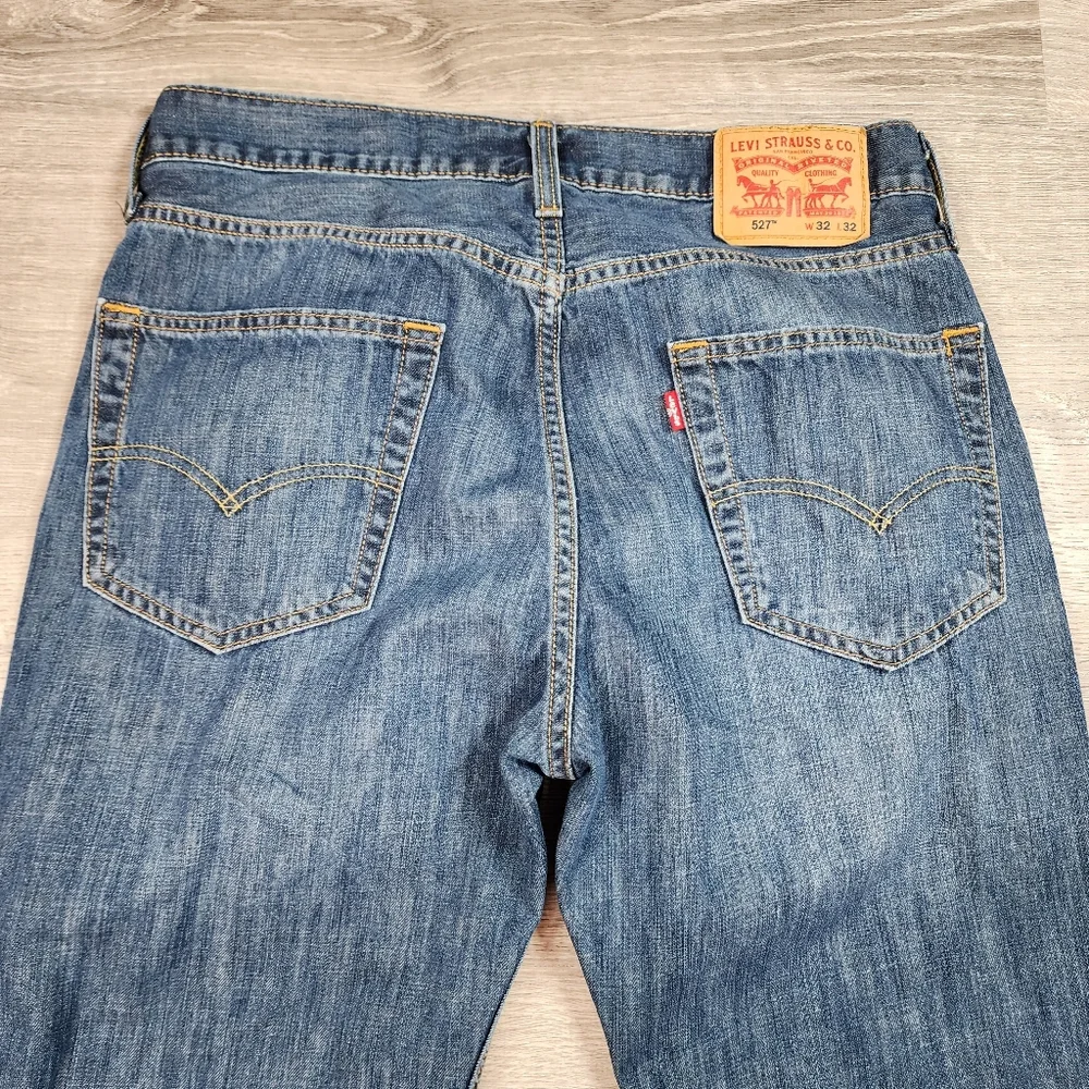 LEVI'S 527 Medium Wash Demin Jeans Men's 32 x 32